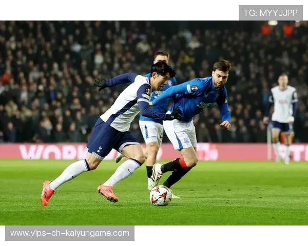 切尔西客场战平曼联保持不败走势，切尔西大胜曼联